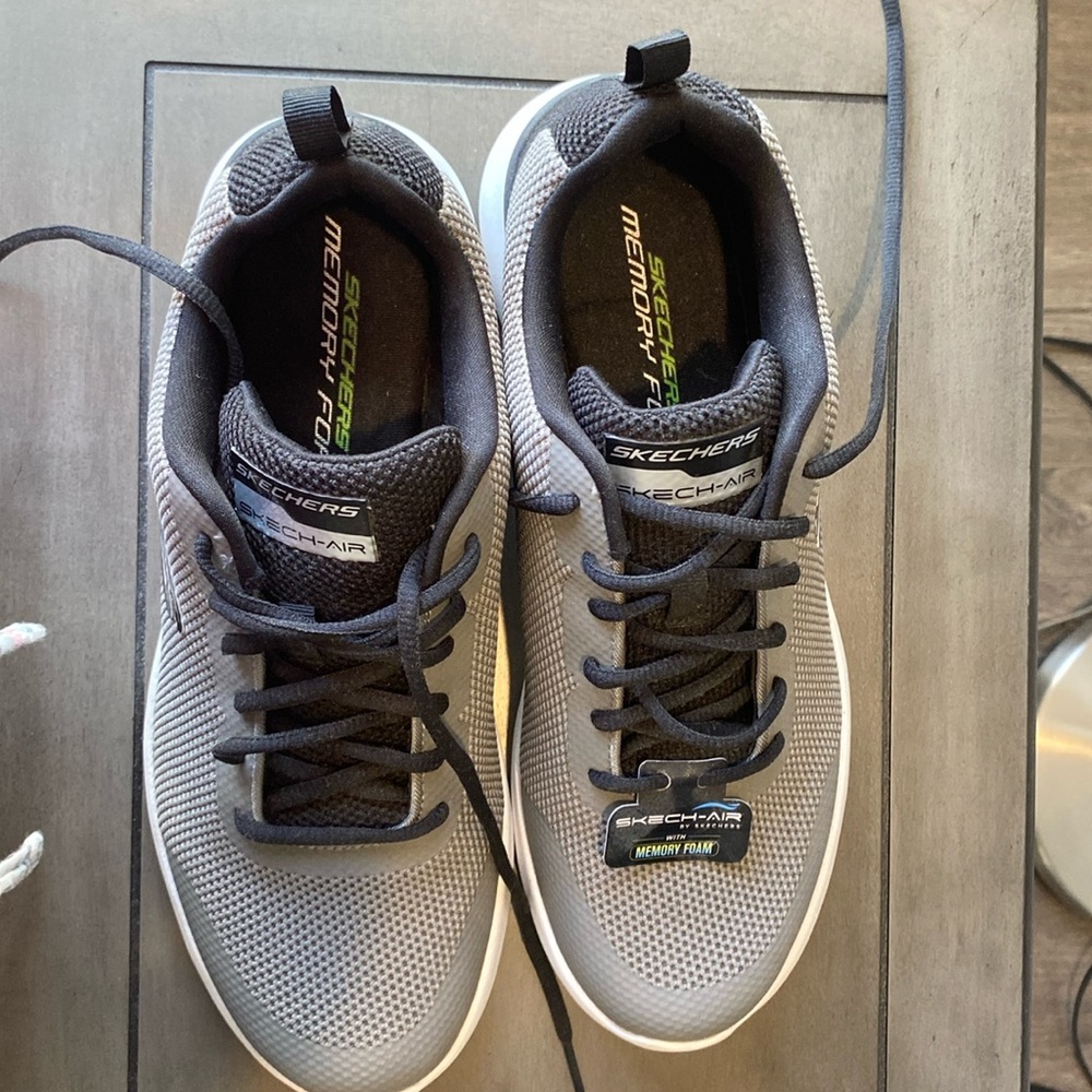 New Mens sketchers black white grey size 9.5